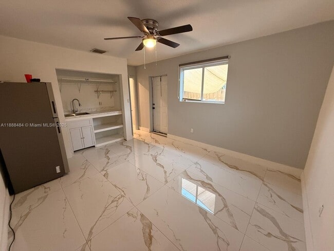 Foto del edificio - 15299 NE 14th Ave