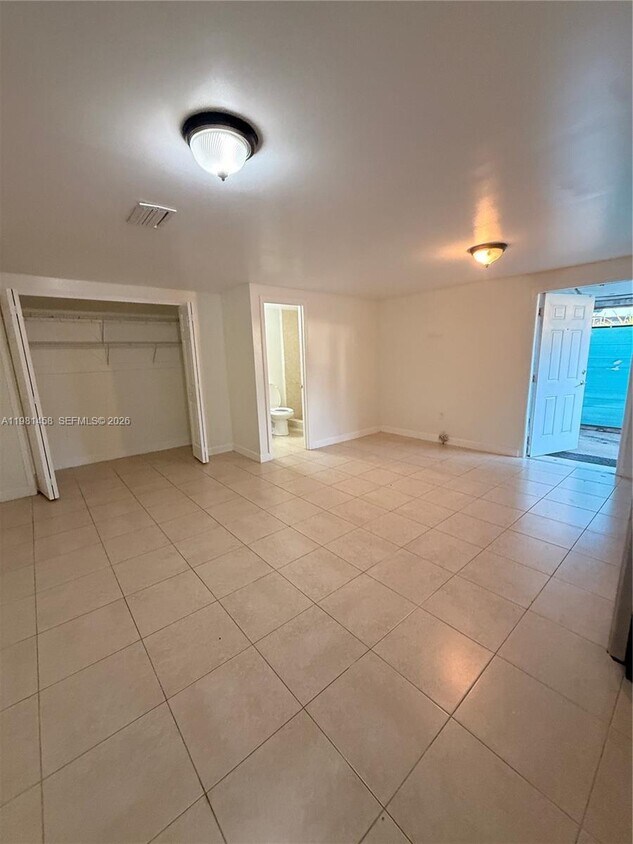 Building Photo - 5230 SW 116th Ave