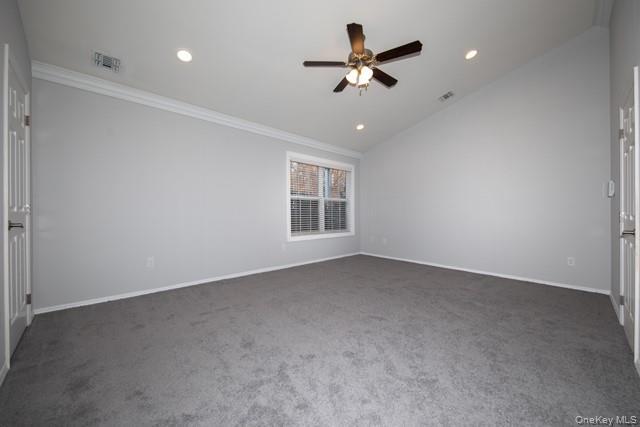 Foto del edificio - 46 Village Green Dr