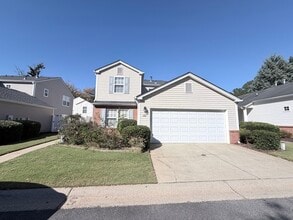 Building Photo - 686 W Oaks Dr