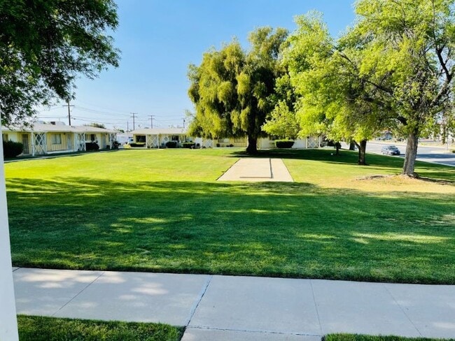 Building Photo - 27127 Sun City Blvd