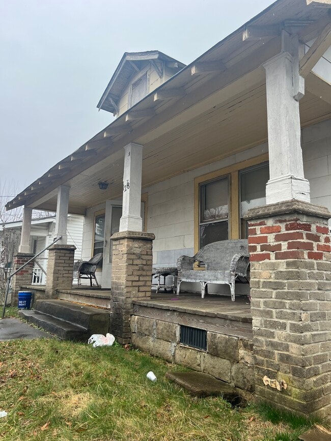 Building Photo - 1218 21st St