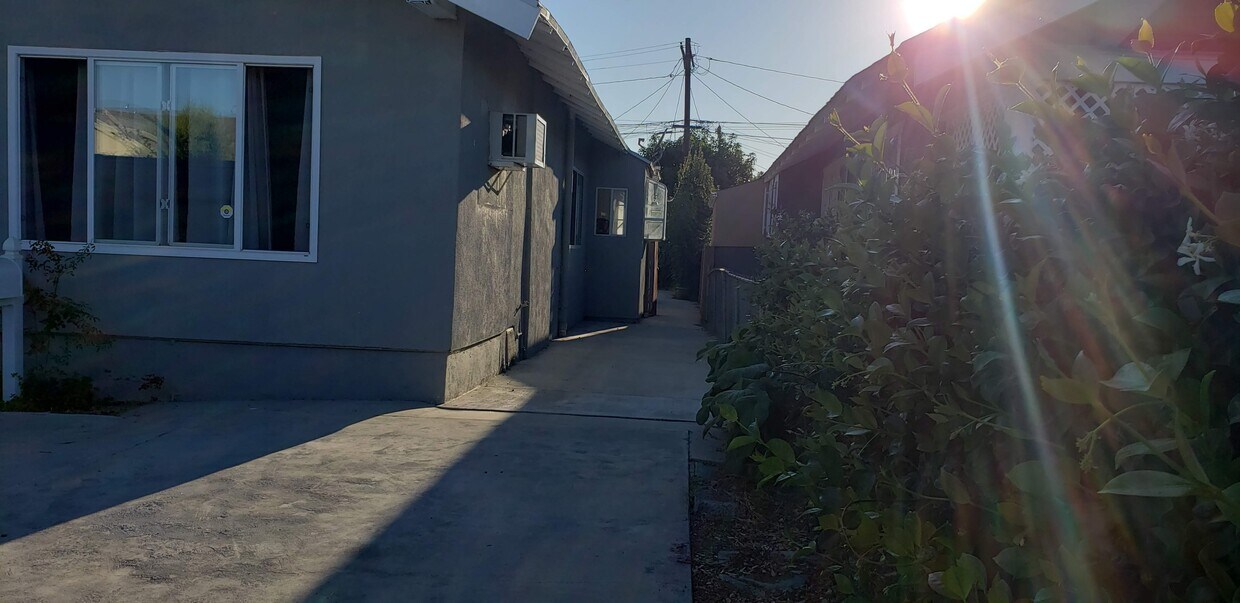 Building Photo - 5027 Dalton Ave