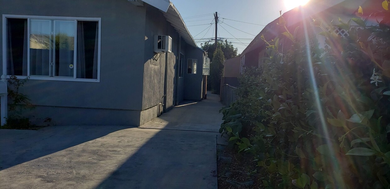 Foto del edificio - 5027 Dalton Ave
