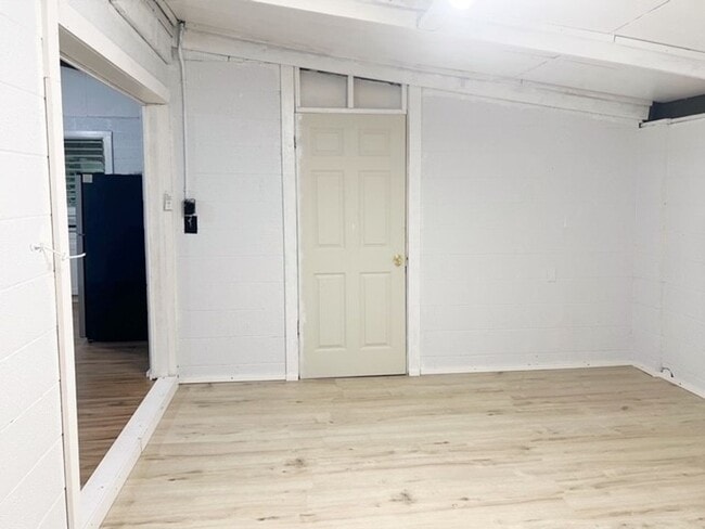 Building Photo - Spacious 3 bed/3bath Hilo Home in Prime Central Location