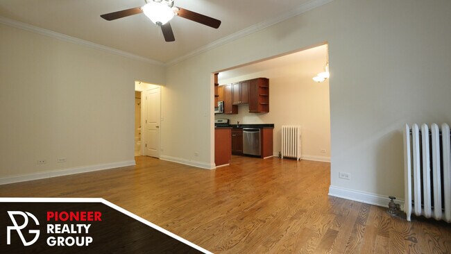 Foto del edificio - 736 W Addison St