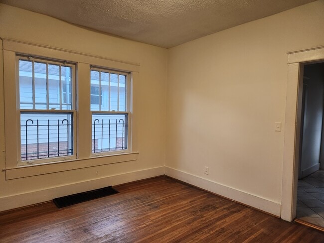 Foto del edificio - 416 10th Ave S