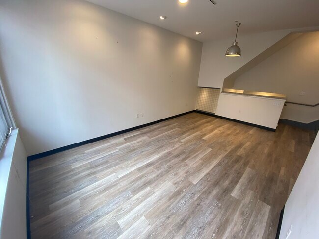 Foto del edificio - 147 E Berkeley St