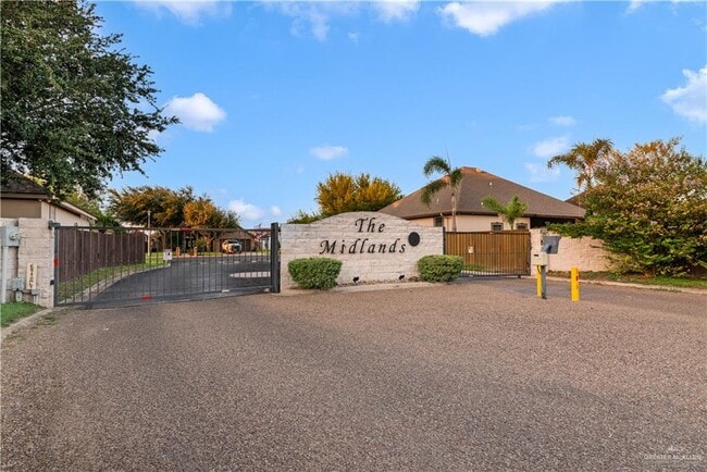 Building Photo - 34 Midlands Cir