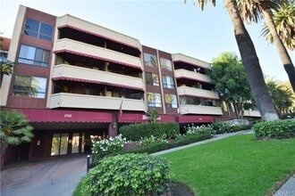 Building Photo - 1745 Camino Palmero St