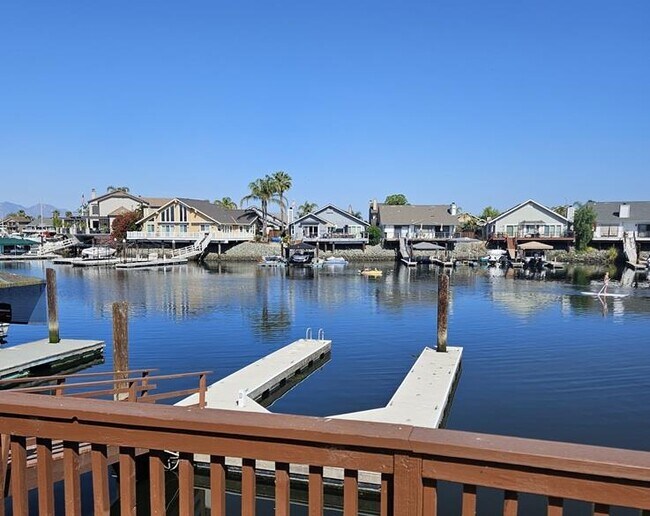 Foto del edificio - 4641 Spinnaker Way