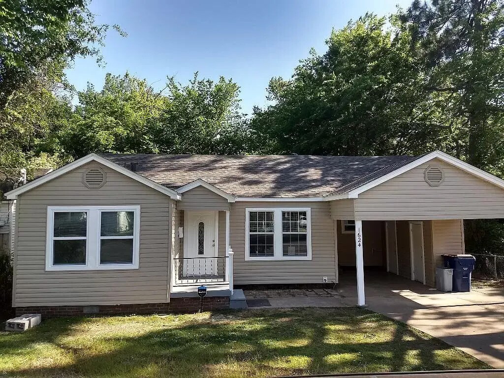 Primary Photo - 1624 Dallas St