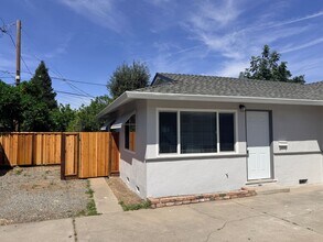 Building Photo - 1817 Foxworthy Ave