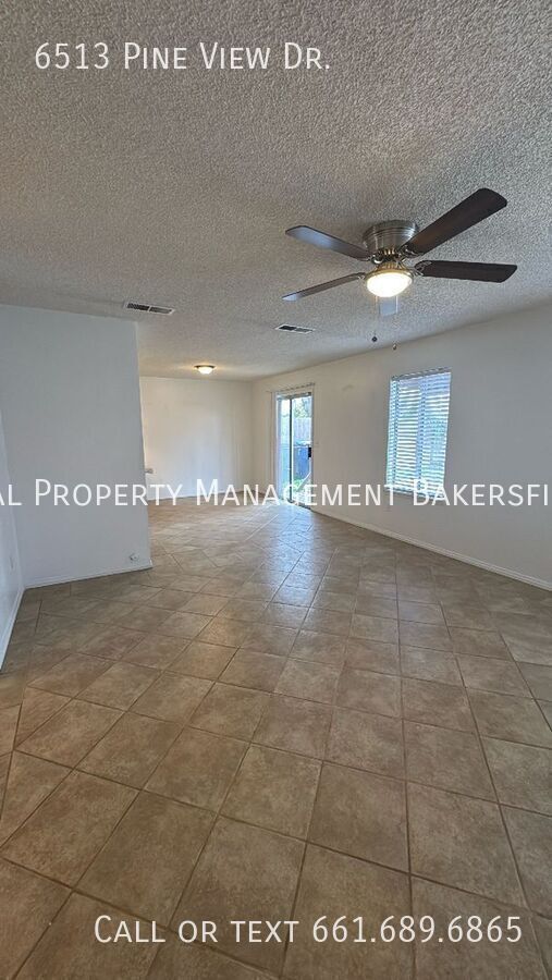 Foto del edificio - 6513 Pine View Dr