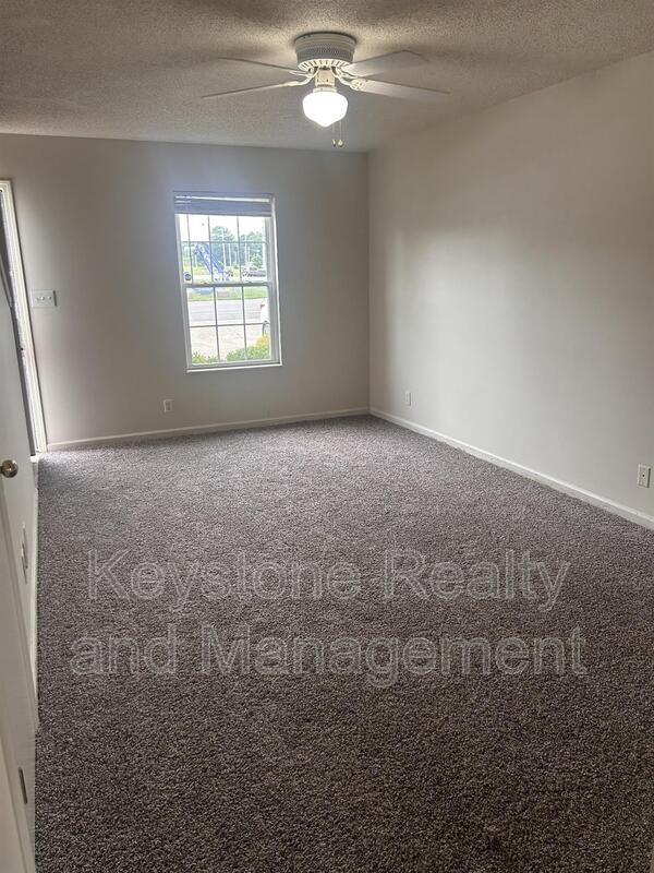 Foto del edificio - 3300 Royster Ln