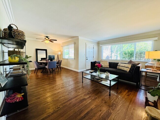 Foto del edificio - 4 Bed / 2 Bath Near SDSU w/ Large Backyard...