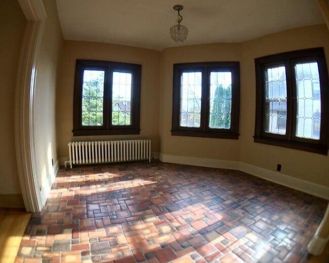 Foto del edificio - 4213 N Stowell Ave