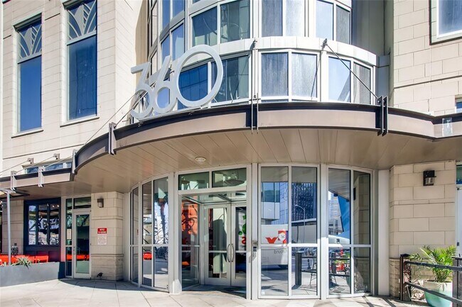 Building Photo - 360 Nueces St