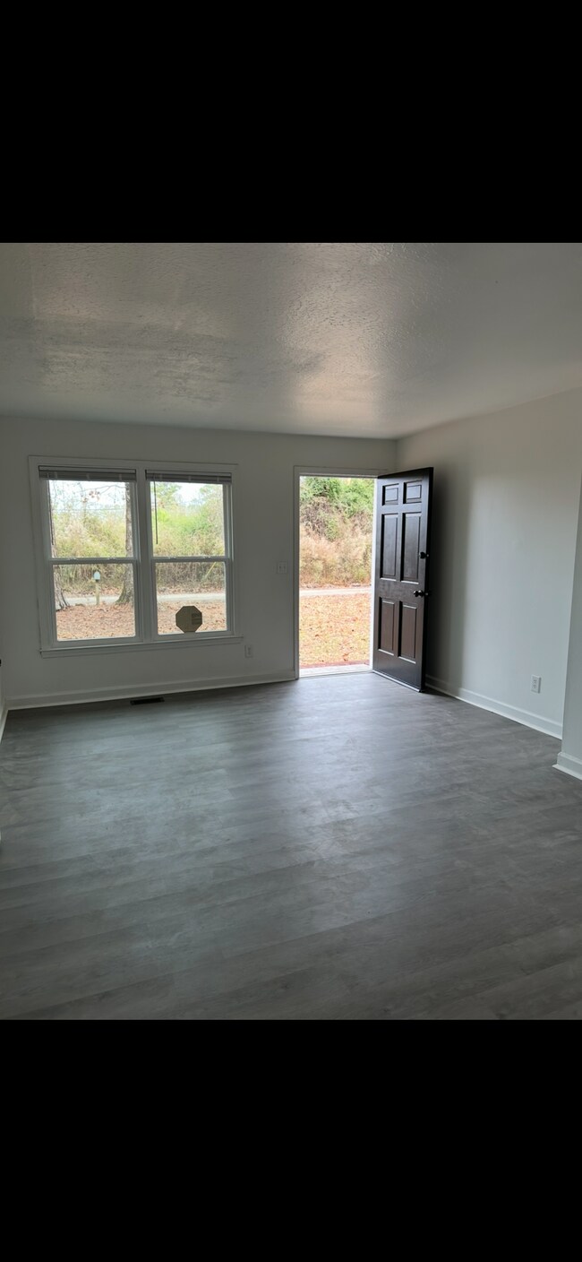 Foto del edificio - 1723 Bloomfield Rd