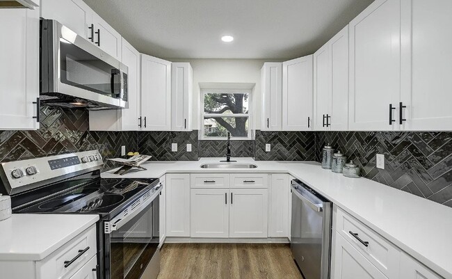 Foto del edificio - 1809 Field Cove Dr