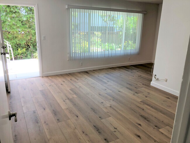 Foto del edificio - 1328 Barry Ave