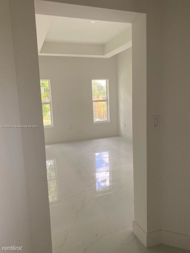 Building Photo - 4 br, 2.5 bath House - 27561 SW 162nd Ct