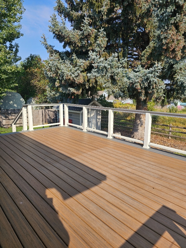 Building Photo - 208 Island View Dr