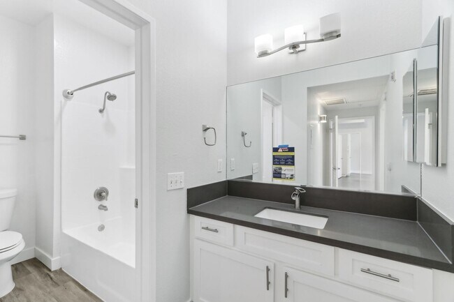 Interior Photo - 7057 Lanewood Ave