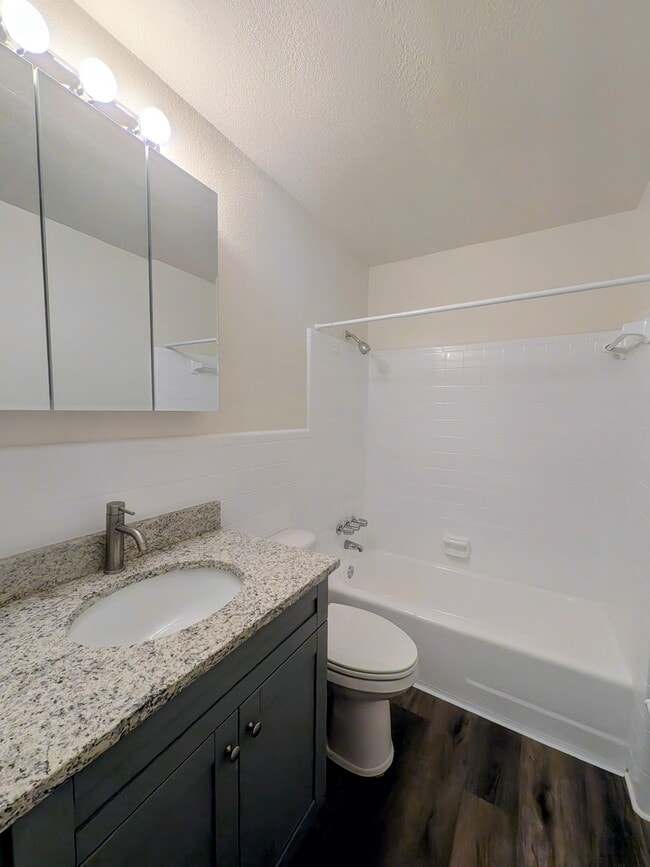 301 Danube ground floor 2 bedroom back corner apartment - Davis Islands Apartments