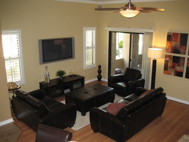 Foto del edificio - 295 N Rural Rd