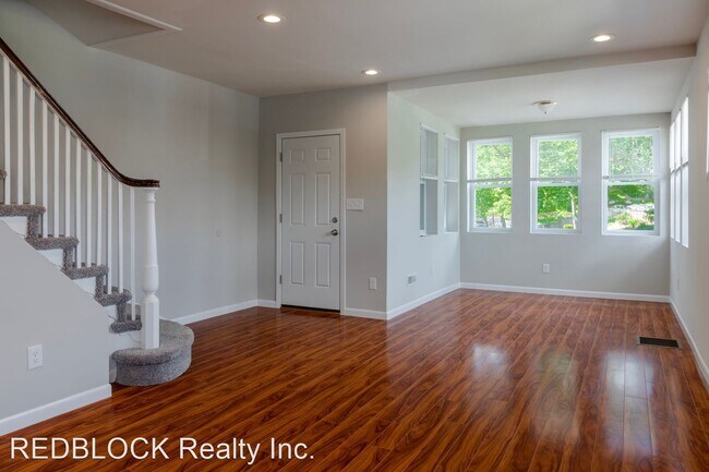 Foto del edificio - 4 br, 2 bath House - 7143 Louise st