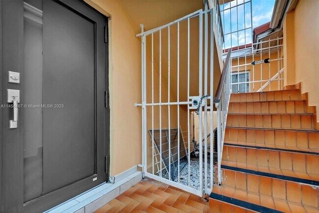 Foto del edificio - 2754 SW 13th St