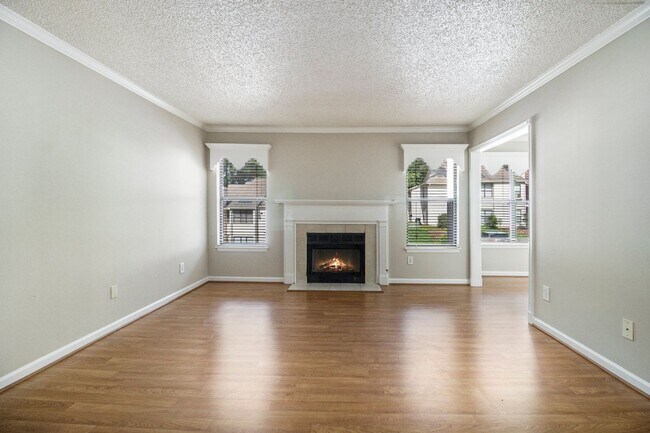 Building Photo - 2704 Huntingdon Chase