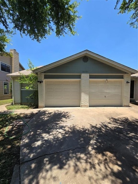 Building Photo - 13351 Water Oak Ln