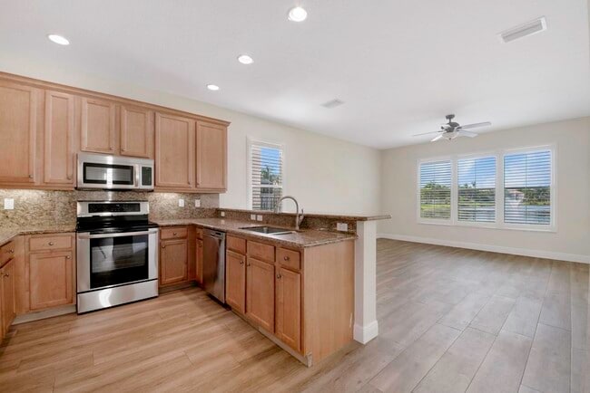 Building Photo - 8895 Chestnut Ridge Way