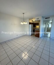 Building Photo - 2115-2117 N Bell Ave