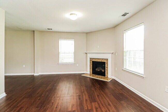 Foto del edificio - 1742 Eastway Dr