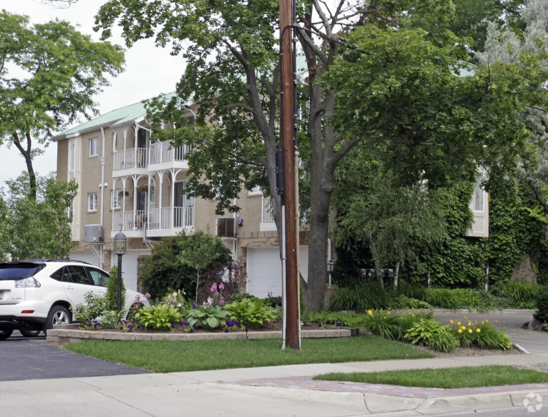 Foto principal - 360-366 Southfield Rd
