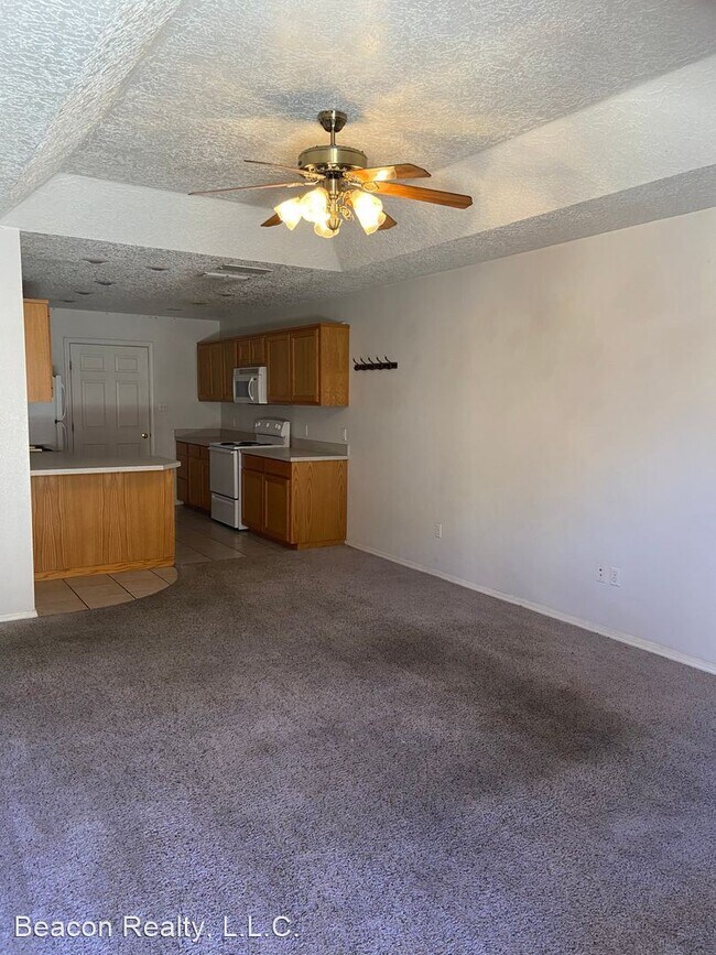 Building Photo - 2 br, 2 bath House - 700 W 17th Ln 1