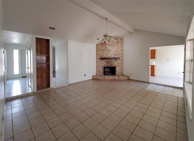 Building Photo - 16334 Oxnard Ln