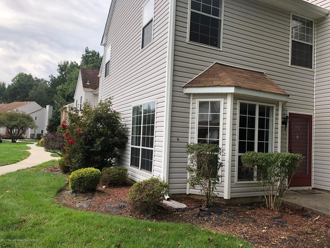 Building Photo - 76 Foxwood Pl