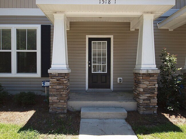 Foto del edificio - "Hamptons On High"- Gorgeous 4 BD 4 BA TOWNHOUSE