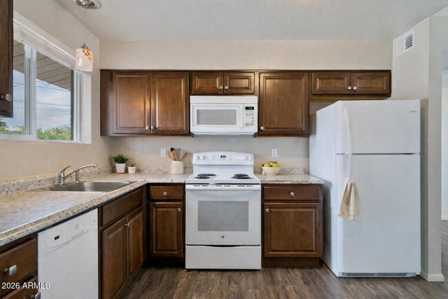 Building Photo - 12020 N Hacienda Dr