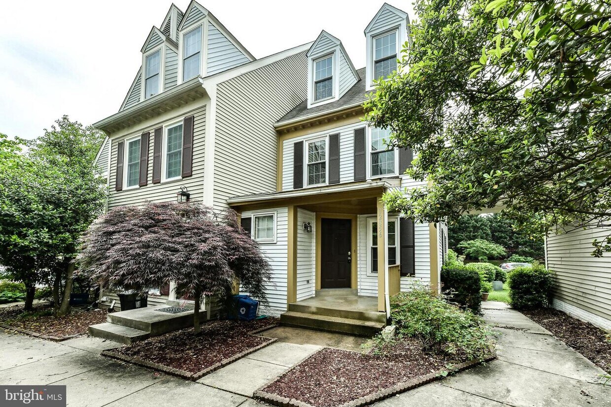 12856 Mill Brook Ct, Woodbridge, VA 22192 Townhome Rentals in