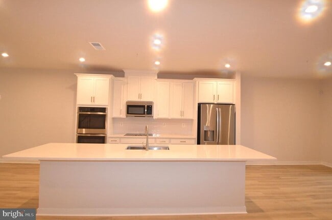 Building Photo - 13651 Innovation Station Lp