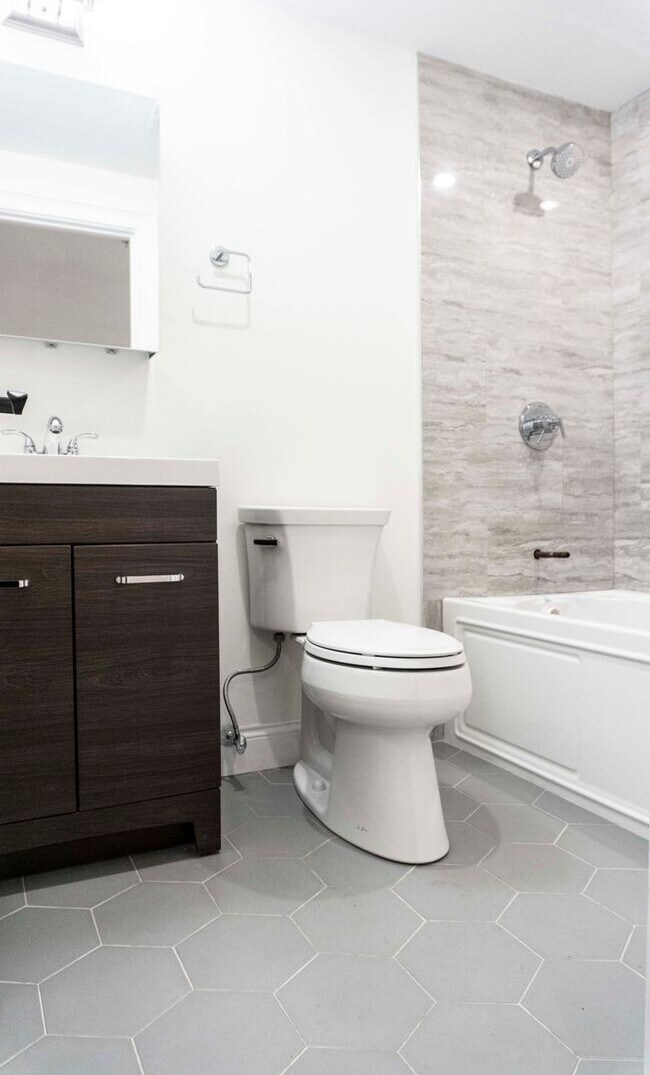 Foto del edificio - NO FEE! Pet OK Luxury 2bed Near BC and Cle...