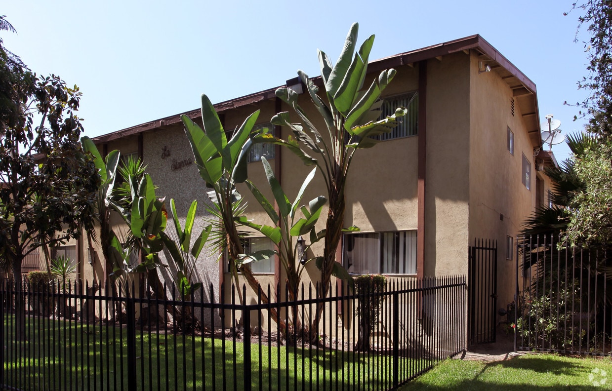 Building Photo - La Sierra