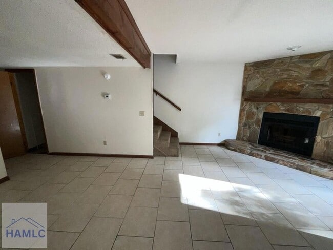 Building Photo - 601 Tupelo Trail