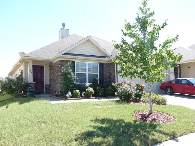 Building Photo - 644 Pemberton Dr