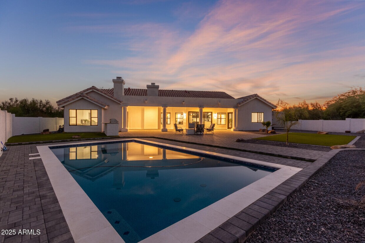 Foto principal - 8156 E Questa Rd